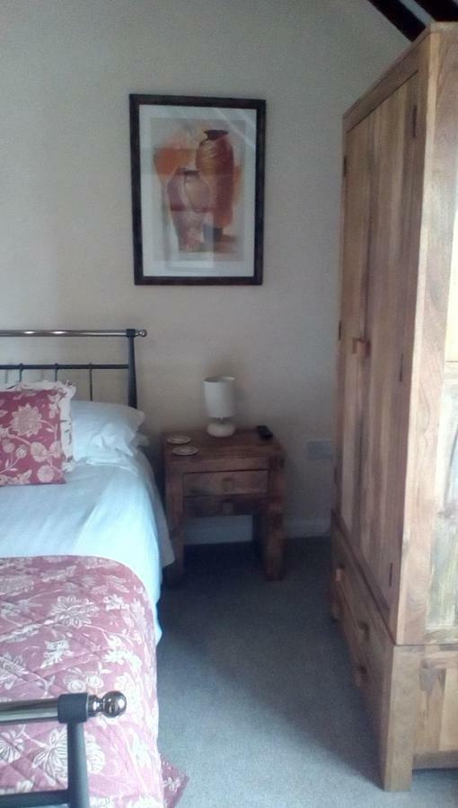 The Lincolnshire Poacher Inn Metheringham Exterior photo