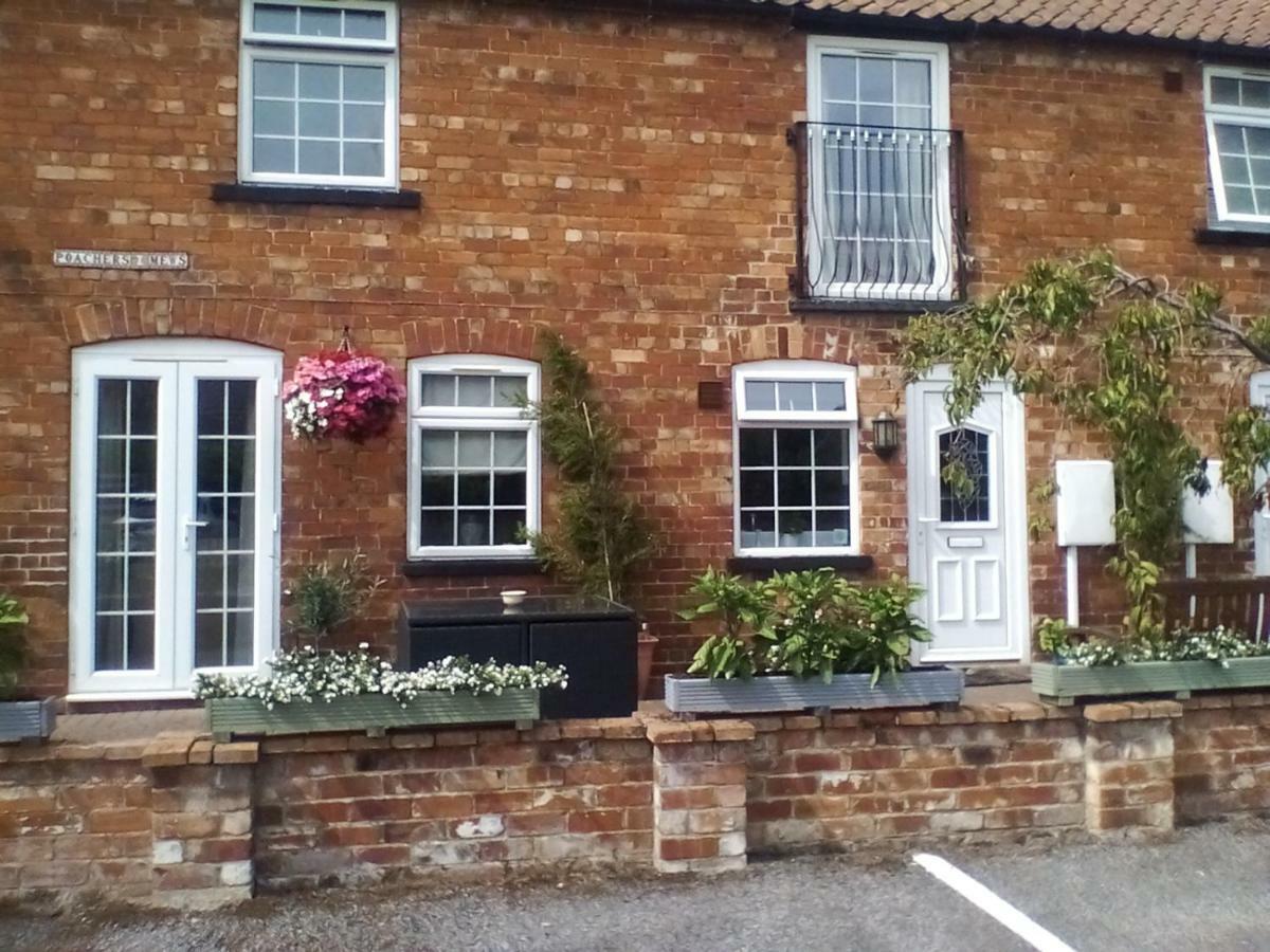 The Lincolnshire Poacher Inn Metheringham Exterior photo